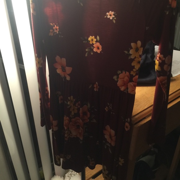 Forever 21 floral long sleeve dress - Picture 2 of 3